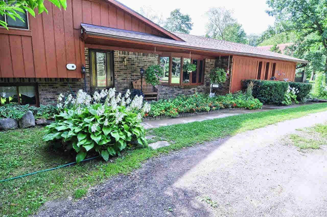 6323 Mack Road Howell, MI 48855 - Photo 27 of 31 21208457-26.JPG