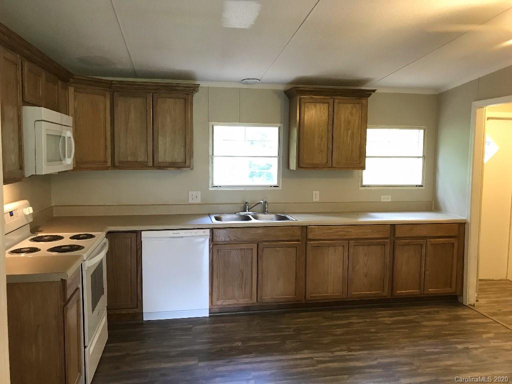 108 Randolph Road Marion, NC 28752 - Photo 2 of 6 Gallery Image 2