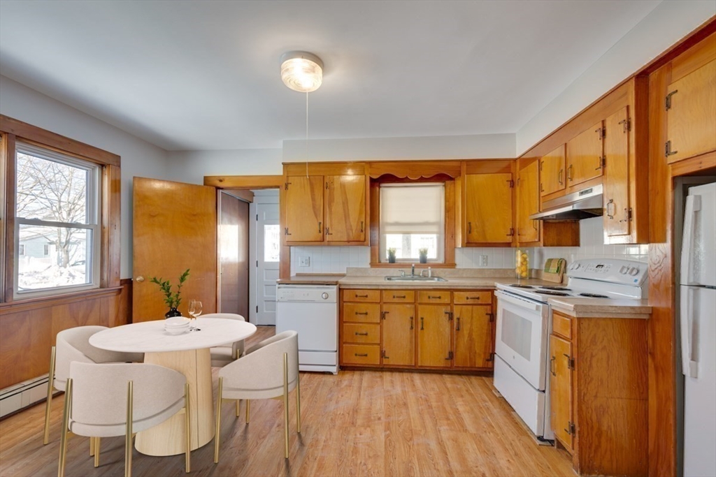 27 Mt Vernon Street, Unit 2 Reading, MA 01867 - Photo 7 of 7