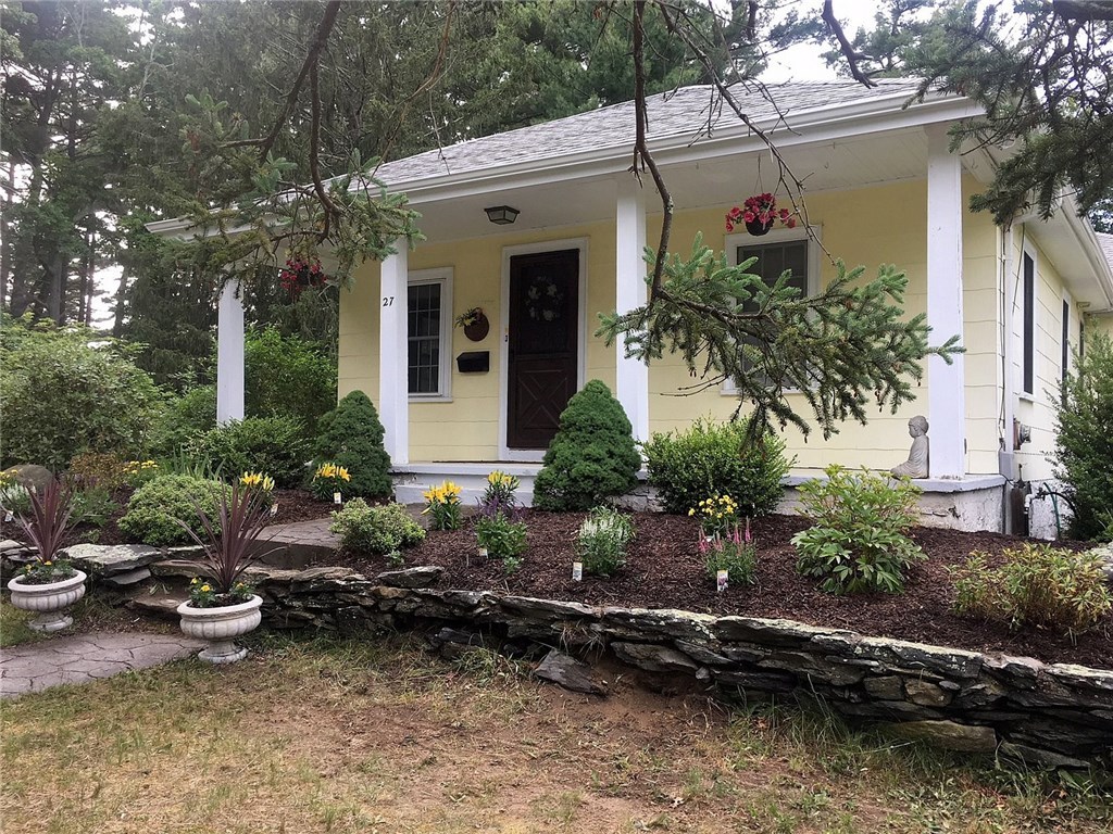 27 Short Road North Kingstown, RI 02852 - Photo 1 of 36 Gallery Image 1