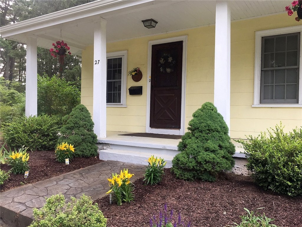 27 Short Road North Kingstown, RI 02852 - Photo 2 of 36 Gallery Image 2