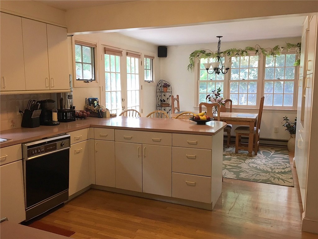 27 Short Road North Kingstown, RI 02852 - Photo 9 of 36 Gallery Image 9