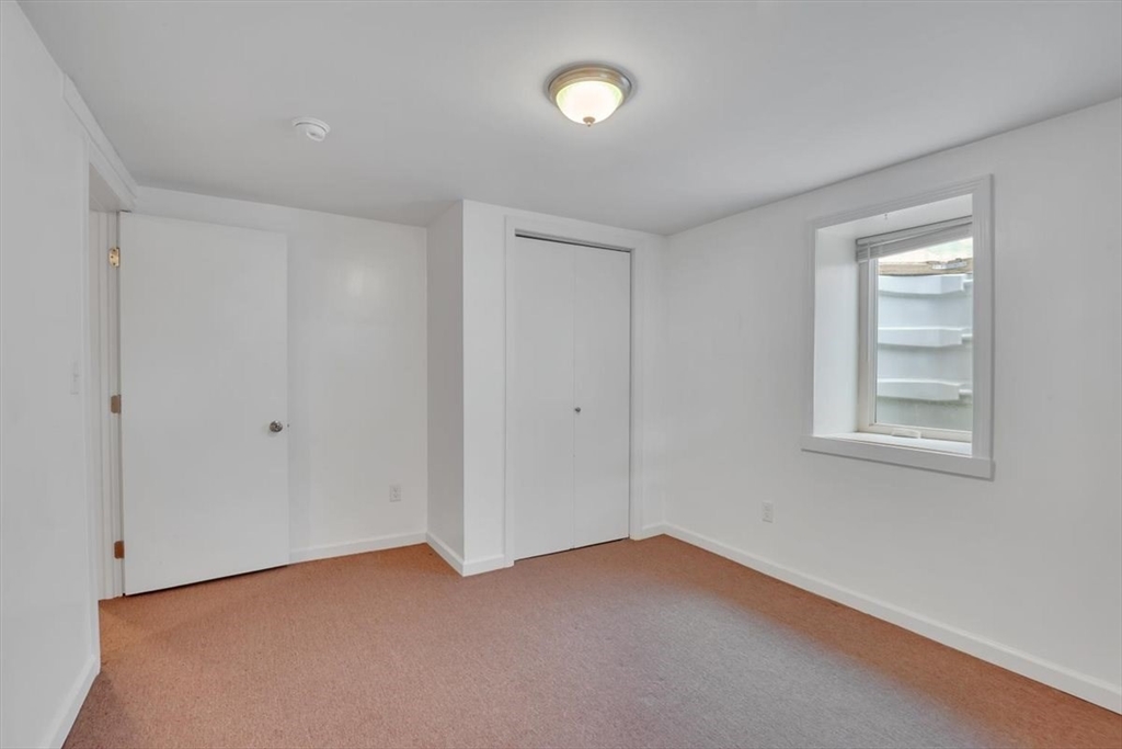 2401 Wilbraham Road Springfield, MA 01129 - Photo 25 of 33
