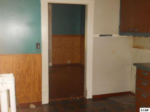 365 Crystal Spring Avenue Adrian, MI 49221 - Photo 7 of 7 20019748-6.JPG