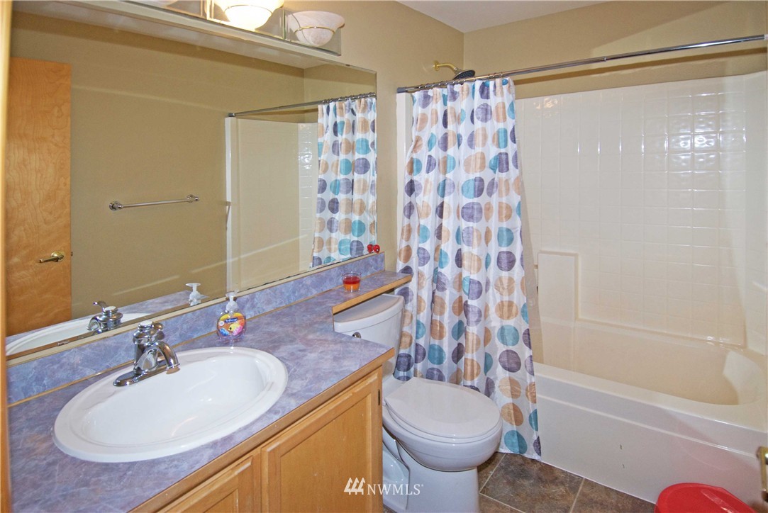 14014 Southeast 188 Way Renton, WA 98058 - Photo 6 of 11 Gallery Image 6