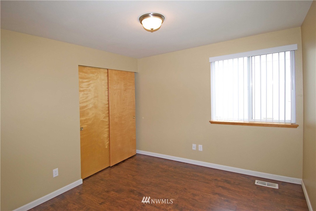 14014 Southeast 188 Way Renton, WA 98058 - Photo 7 of 11 Gallery Image 7