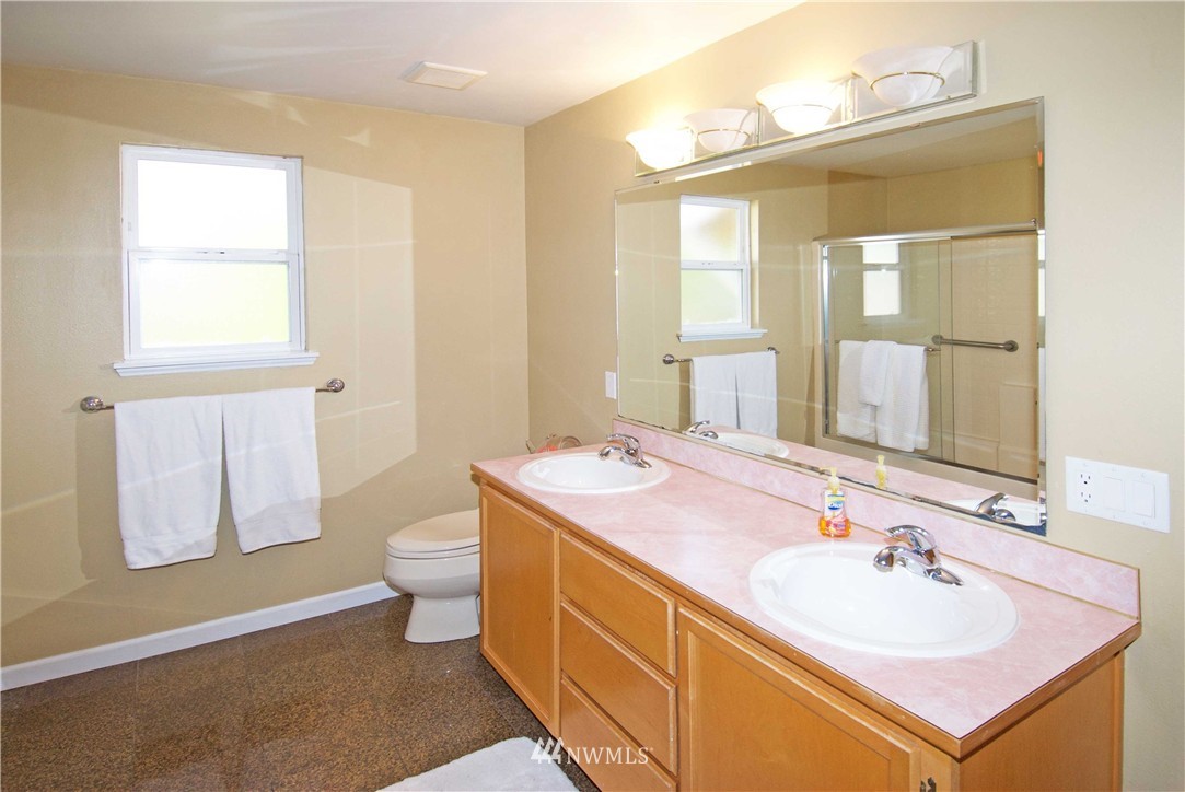 14014 Southeast 188 Way Renton, WA 98058 - Photo 10 of 11 Gallery Image 10