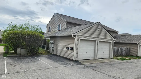 $142,800 | 6061 Wingedfoot Court, Indianapolis, IN 46254