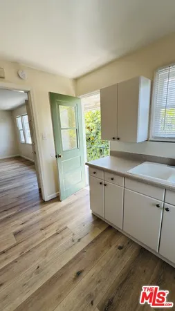$2,295 | 383 Redondo Avenue, Unit D, Long Beach, CA 90814