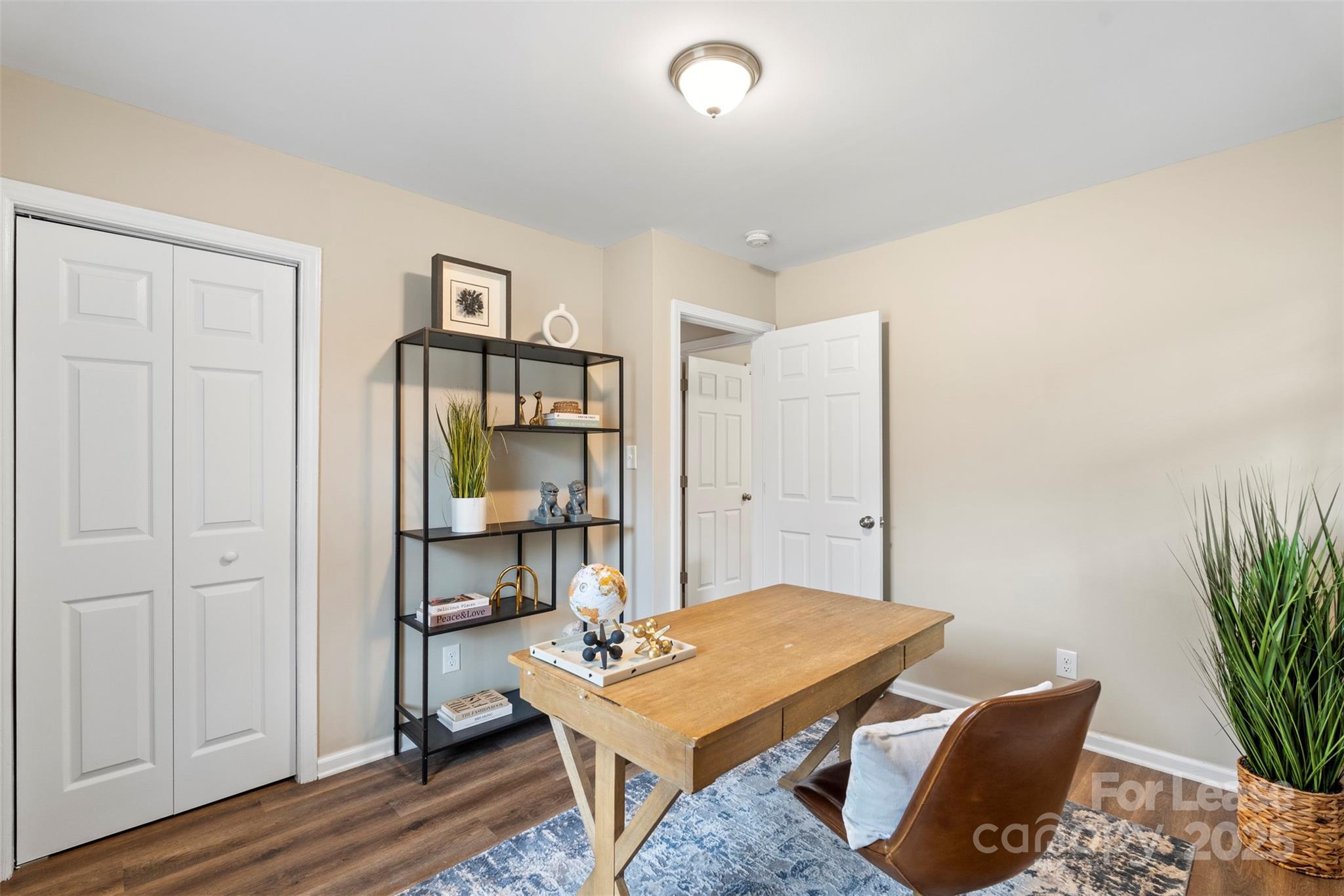 315 High Street Rock Hill, SC 29730 - Photo 22 of 33 a workspace with furniture and window