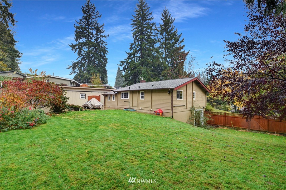 527 240th Street Southwest Bothell, WA 98021 - Photo 30 of 32 a view of a yard in front of house