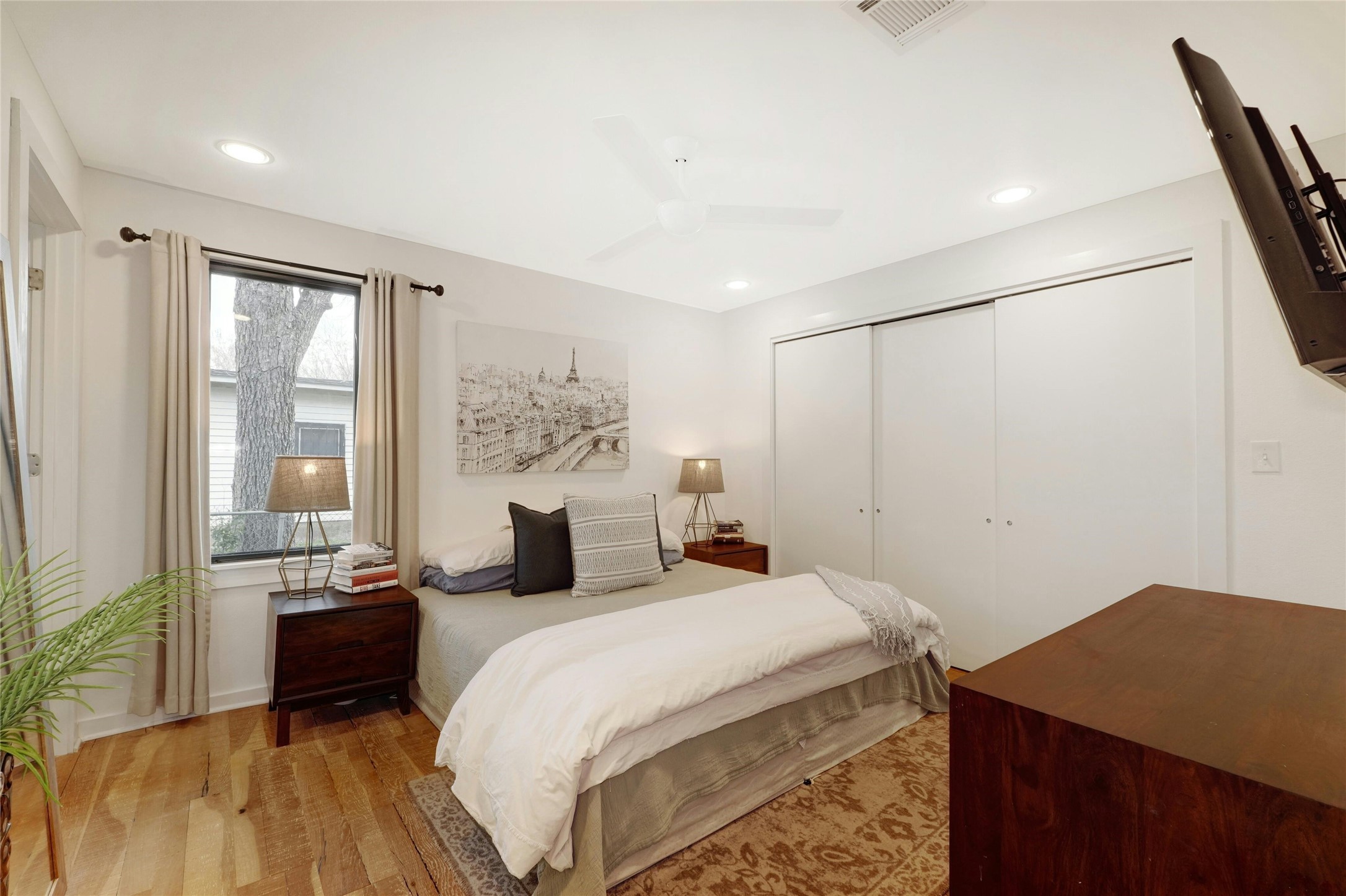 1907 East 14th Street, Unit A Austin, TX 78702 - Photo 20 of 35