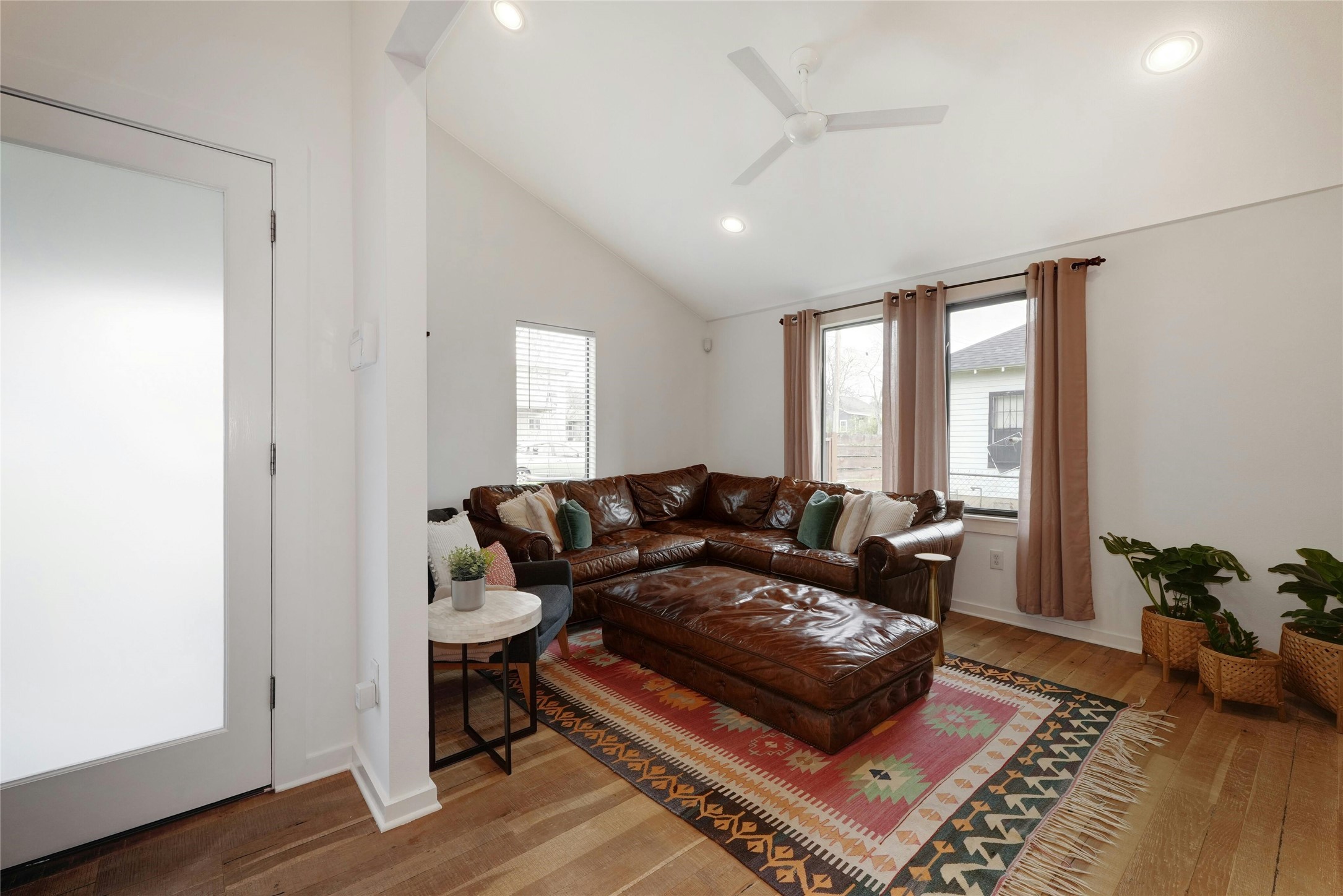 1907 East 14th Street, Unit A Austin, TX 78702 - Photo 6 of 35