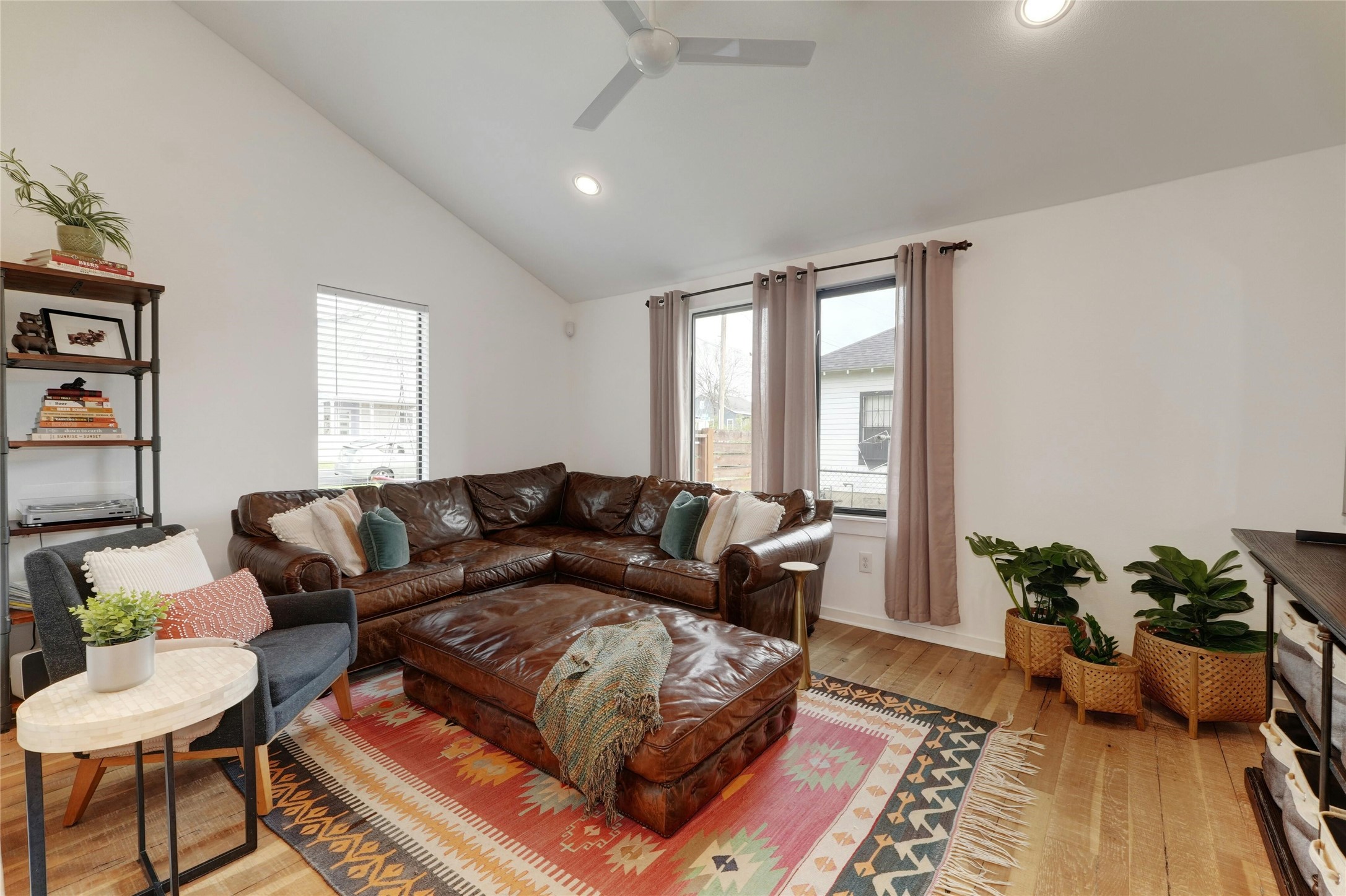 1907 East 14th Street, Unit A Austin, TX 78702 - Photo 7 of 35