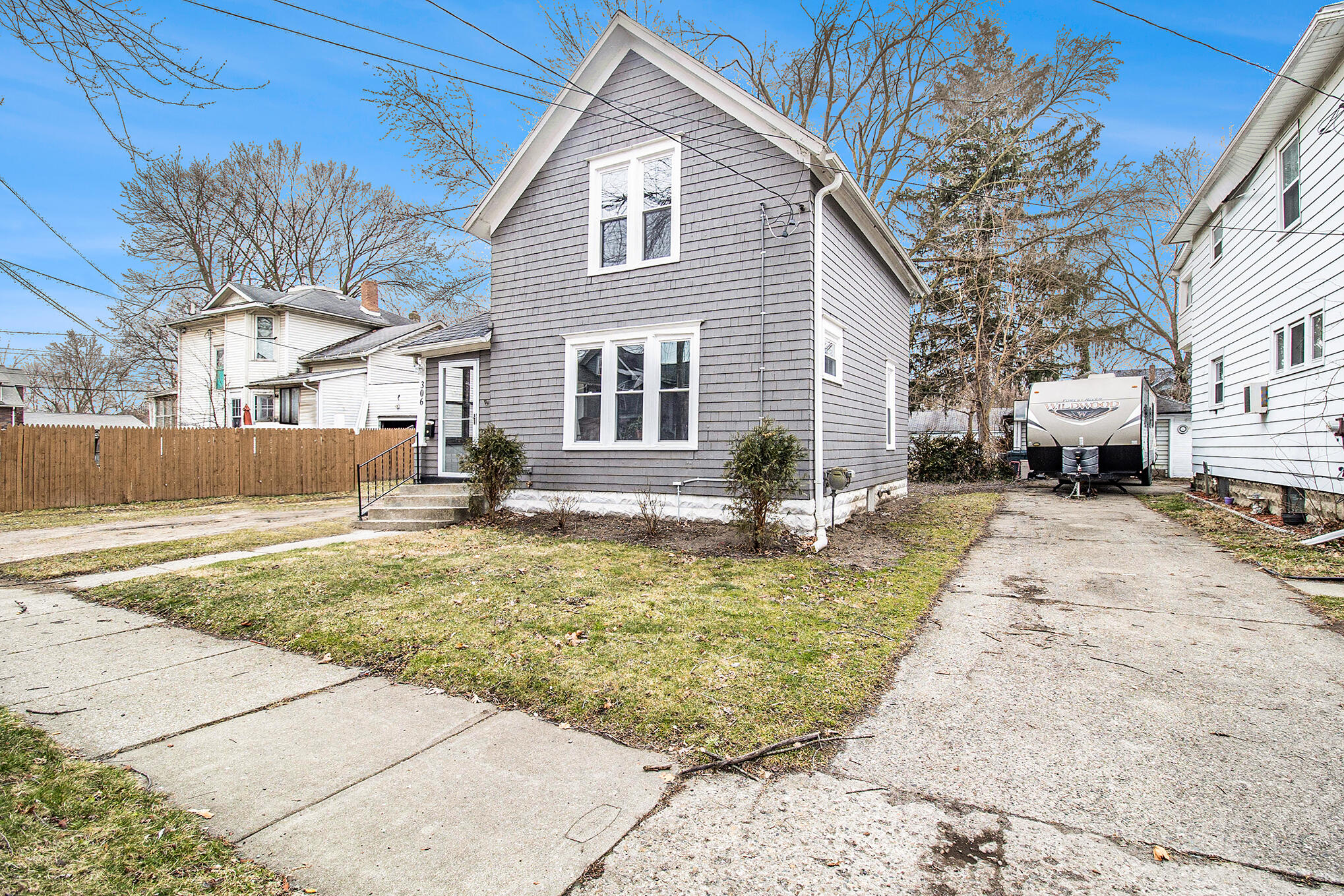 306 North Pleasant Street Jackson, MI 49202 - Photo 2 of 29 2