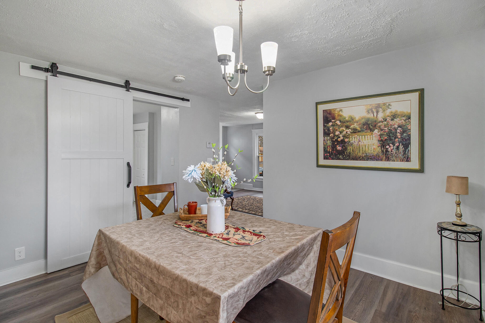 306 North Pleasant Street Jackson, MI 49202 - Photo 8 of 29 8
