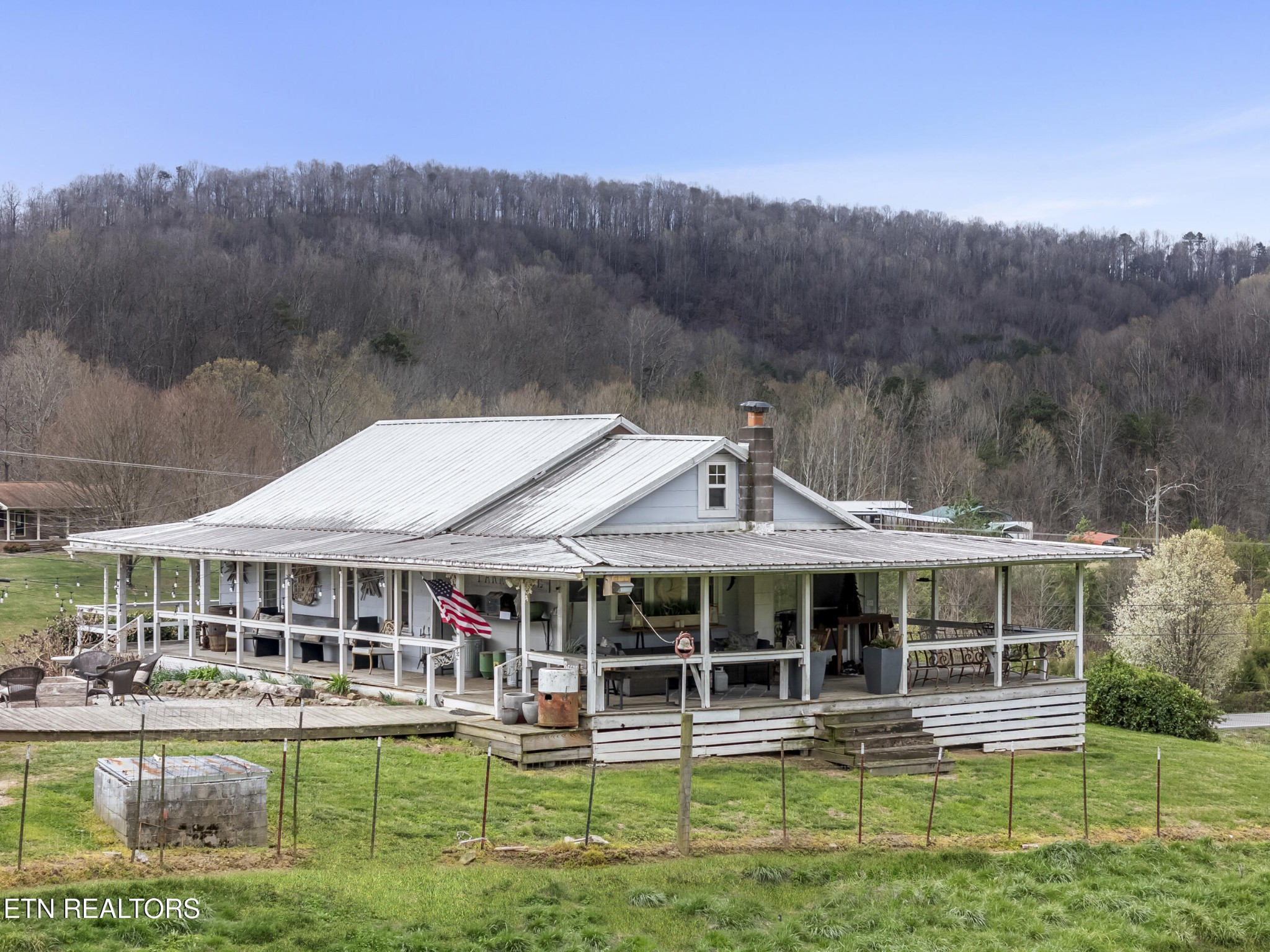 1397 Tater Valley Road Washburn, TN 37888 - Photo 4 of 60