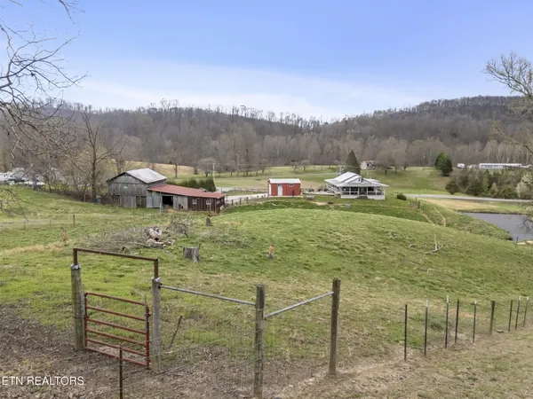 $374,900 | 1397 Tater Valley Road, Washburn, TN 37888