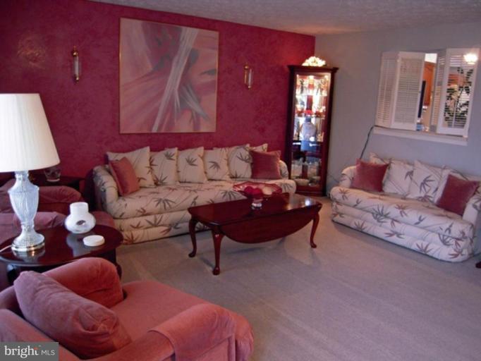 21 Greenleaf Road Parkville, MD 21234 - Photo 3 of 27 Living Room #2