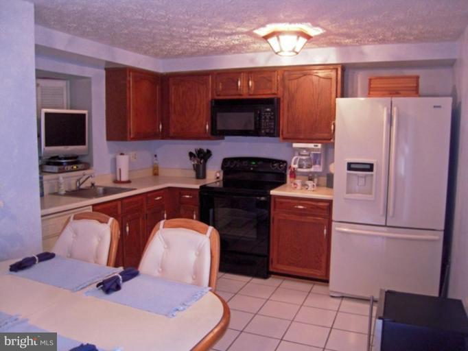 21 Greenleaf Road Parkville, MD 21234 - Photo 4 of 27 Kitchen