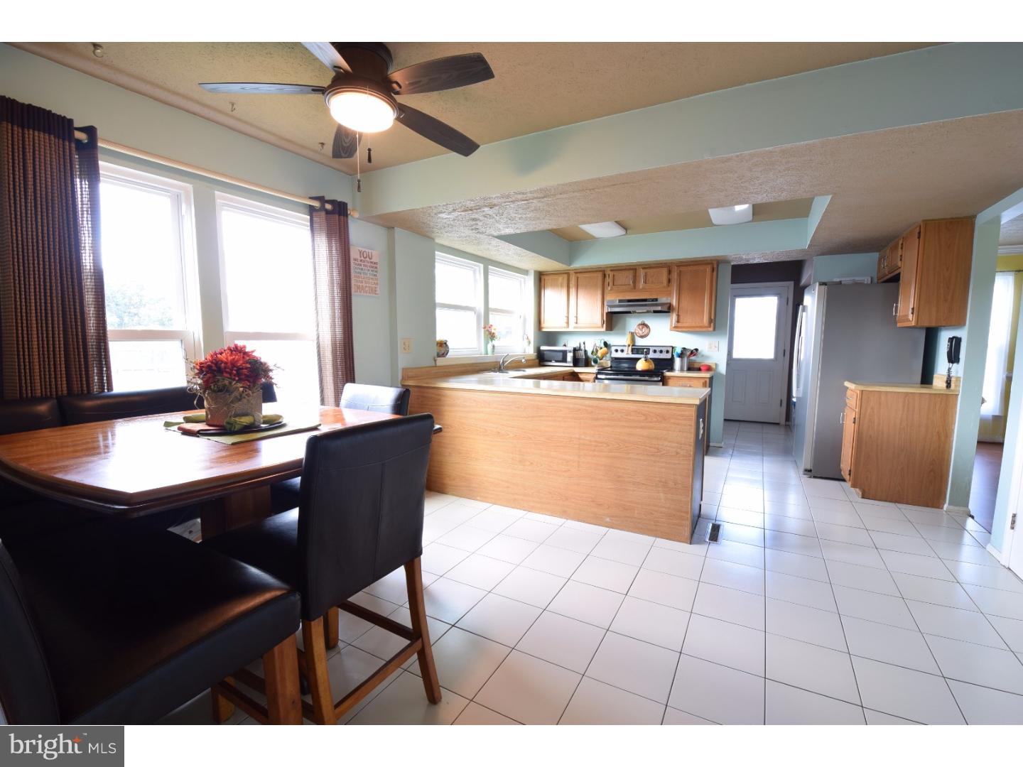 46 Glasgow Road Williamstown, NJ 08094 - Photo 2 of 17