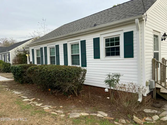 $1,480 | 718 Morningside Drive, Wilmington, NC 28401