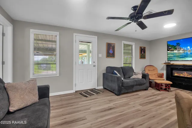 $179,900 | 15808 Dewey Road, Kaplan, LA 70548
