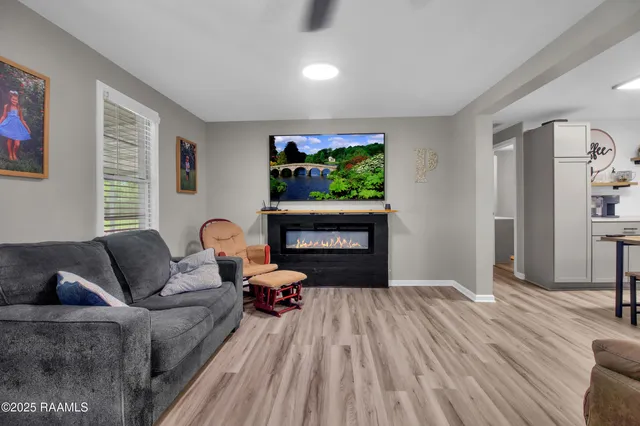 $179,900 | 15808 Dewey Road, Kaplan, LA 70548