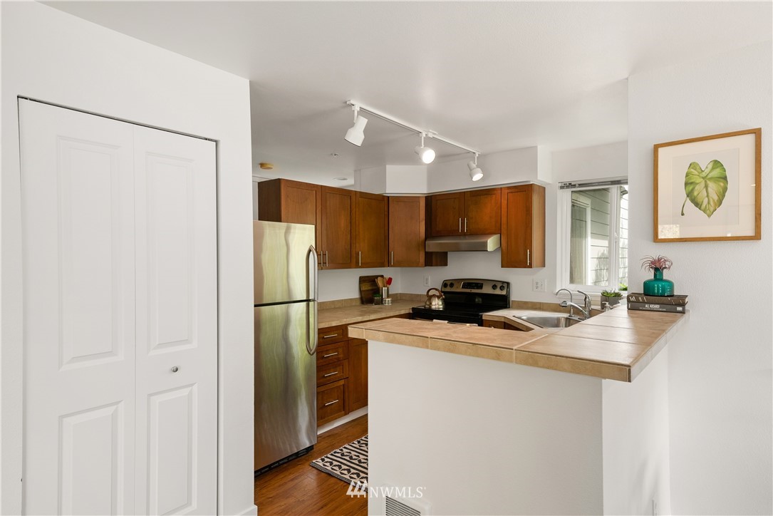 3926 243rd Place Southeast, Unit H302 Bothell, WA 98021 - Photo 10 of 29