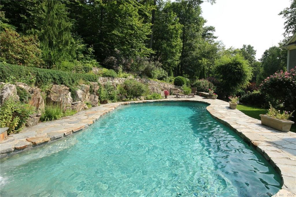 25 Eustis Lane Ridgefield, CT 06877 - Photo 3 of 40