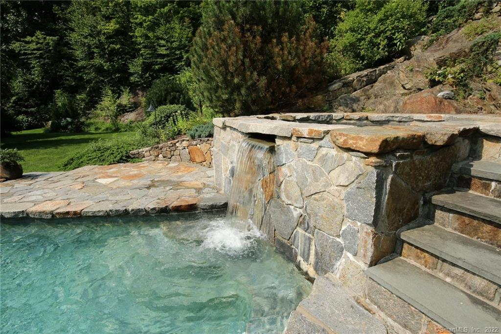 25 Eustis Lane Ridgefield, CT 06877 - Photo 4 of 40