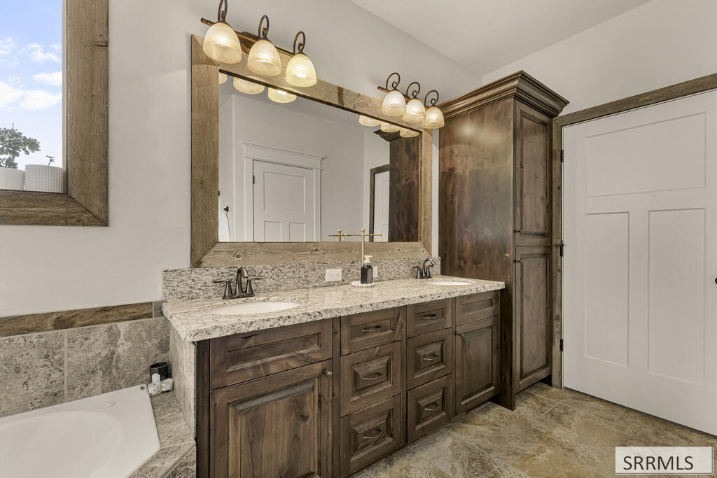 258 4520 East Rigby, ID 83442 - Photo 21 of 63 Master Bathroom