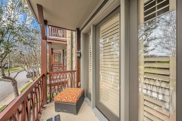 a house view with a outdoor space