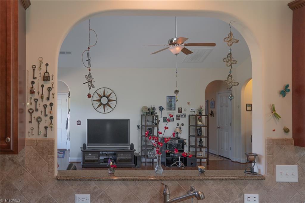 5453 Holbein Gate Road Walkertown, NC 27051 - Photo 7 of 16 Gallery Image 7