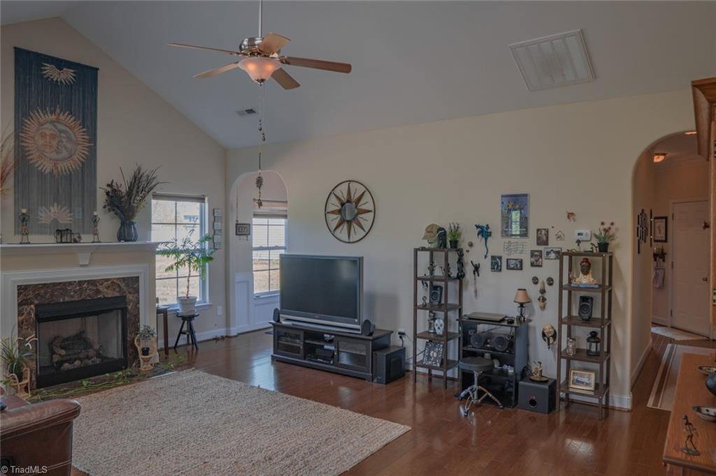 5453 Holbein Gate Road Walkertown, NC 27051 - Photo 8 of 16 Gallery Image 8