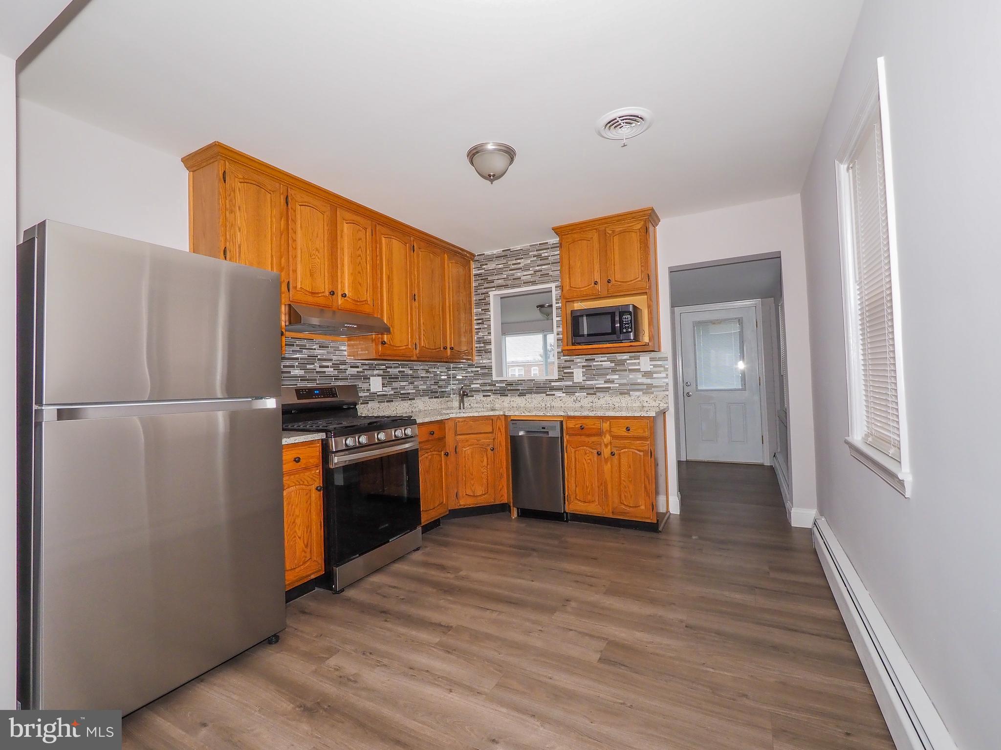210 West Hilltop Road Brooklyn, MD 21225 - Photo 8 of 24