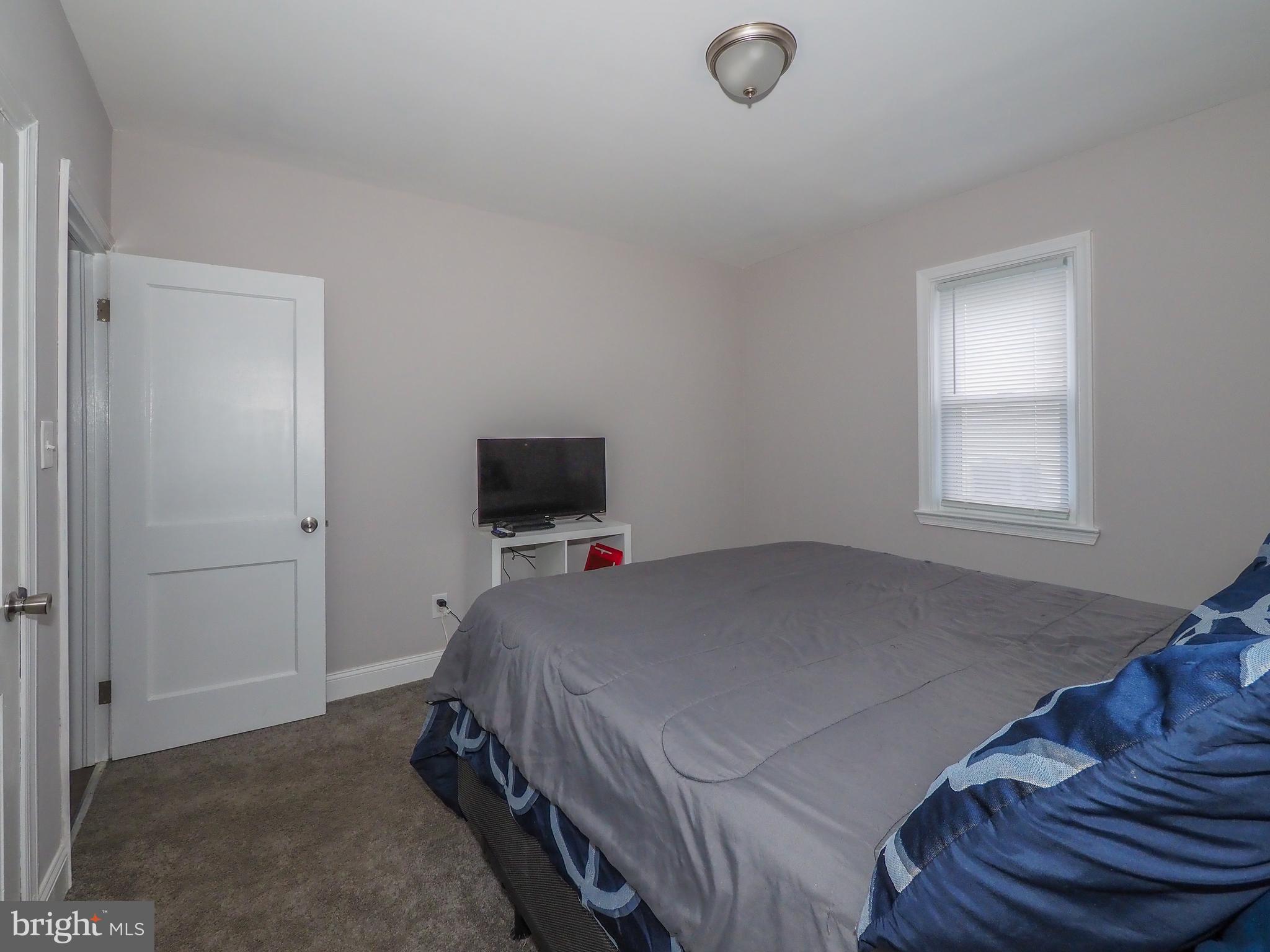 210 West Hilltop Road Brooklyn, MD 21225 - Photo 10 of 24