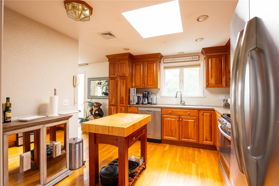 4 Polly Drive North Providence, RI 02911 - Photo 4 of 25