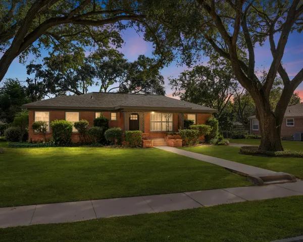 $309,500 | 2404 Marguerite Street, Bay City, TX 77414