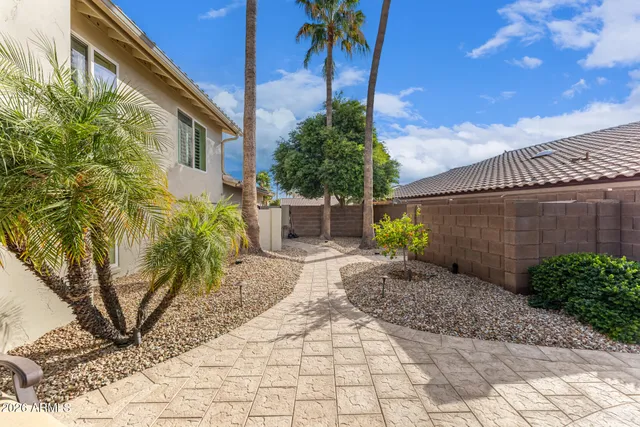 $775,000 | 15430 South 26th Way, Phoenix, AZ 85048