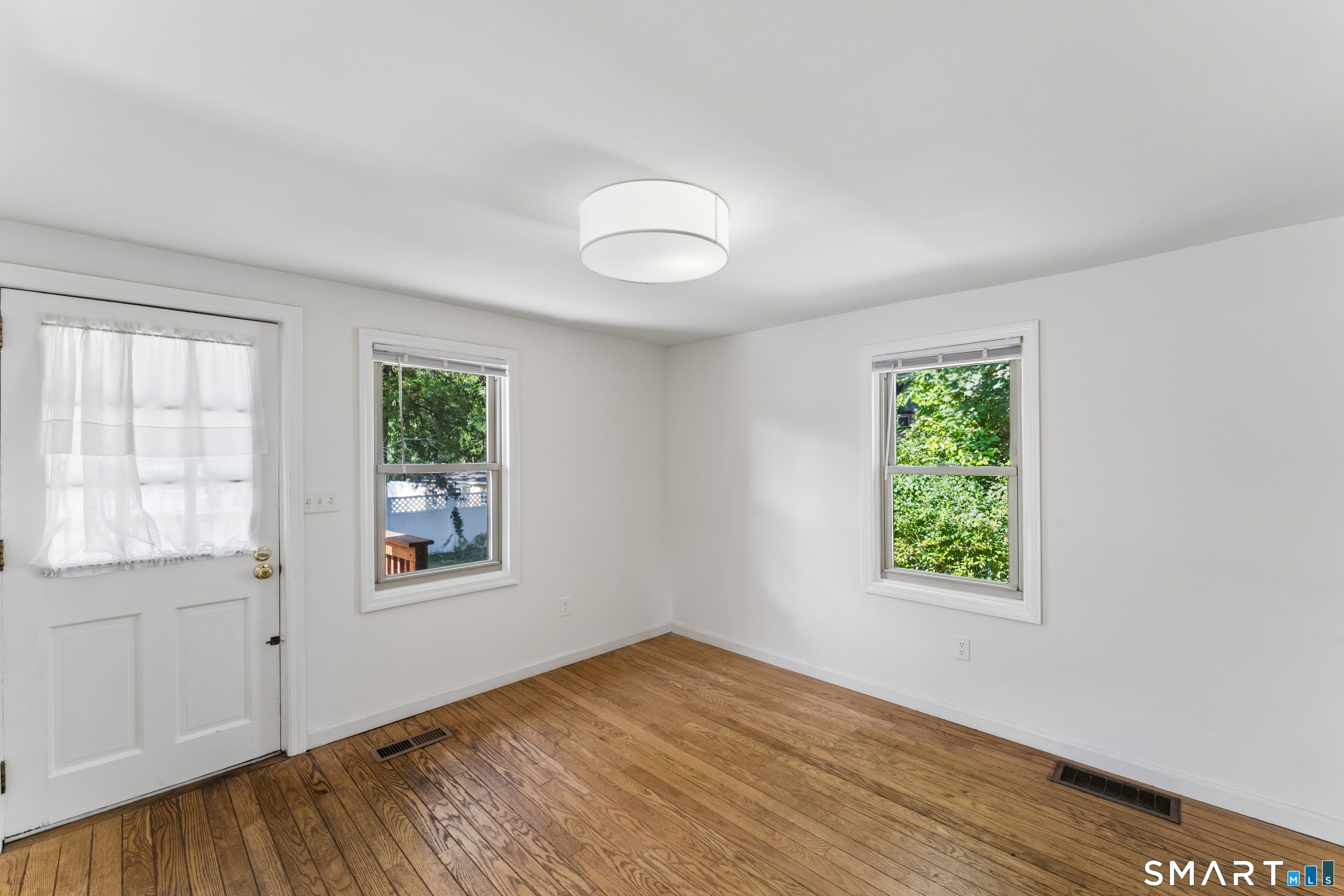 164 Belltown Road Stamford, CT 06905 - Photo 7 of 40
