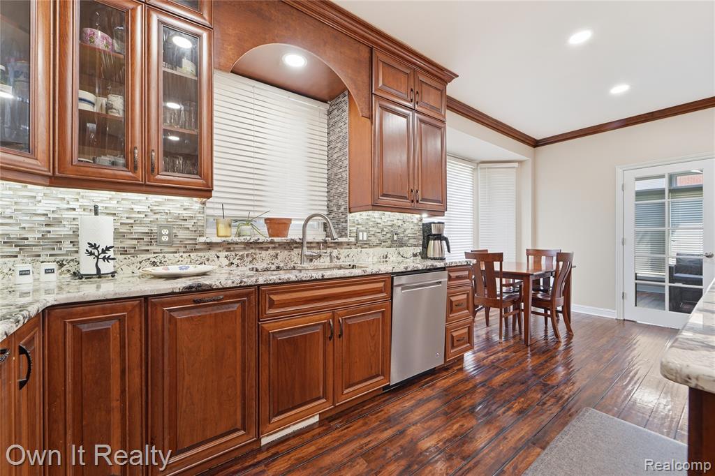 48280 Gladstone Road Canton, MI 48188 - Photo 19 of 59 Gallery Image 19