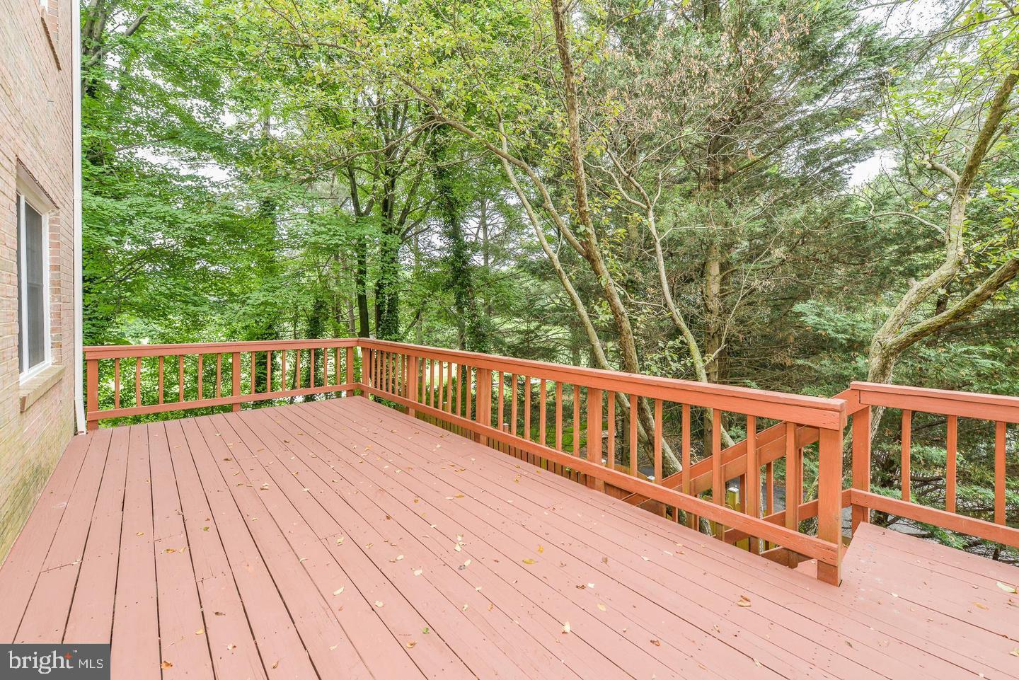 1860 Golf View Court Reston, VA 20190 - Photo 27 of 30 Gallery Image 27