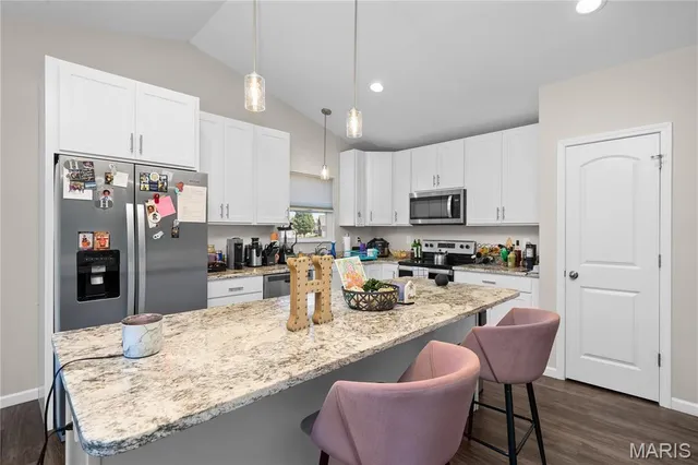 $395,000 | 3422 Chippewa Drive, Belleville, IL 62221