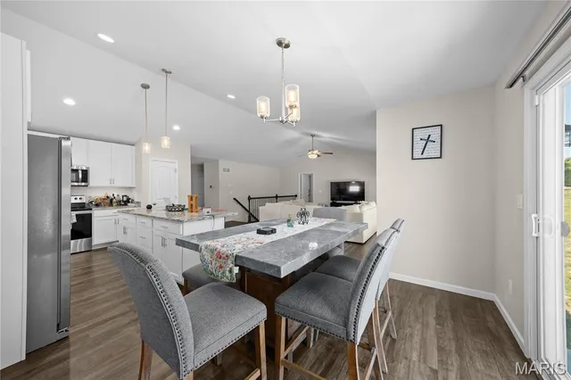 $395,000 | 3422 Chippewa Drive, Belleville, IL 62221