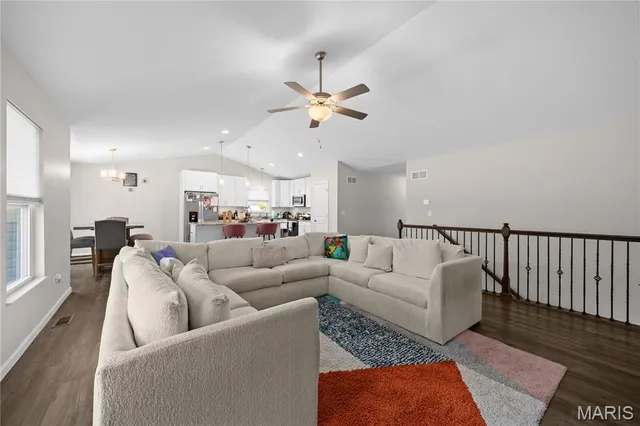 $395,000 | 3422 Chippewa Drive, Belleville, IL 62221