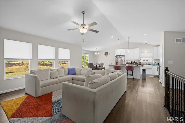 $395,000 | 3422 Chippewa Drive, Belleville, IL 62221