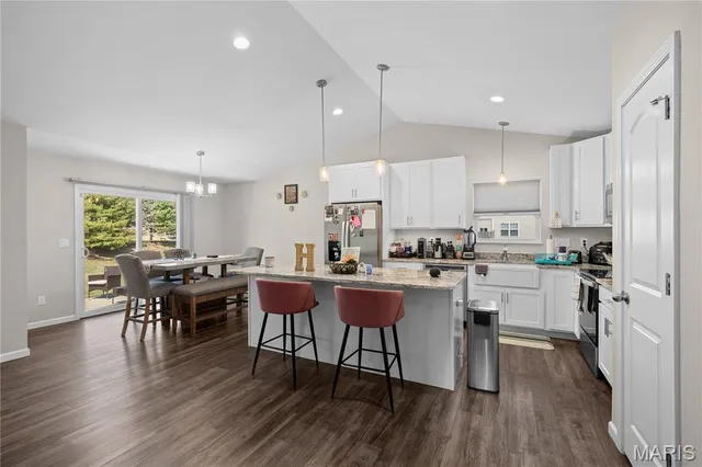 $395,000 | 3422 Chippewa Drive, Belleville, IL 62221