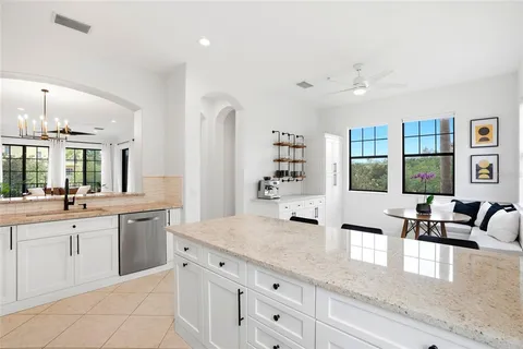 $749,900 | 4815 Yacht Club Drive, Unit 105, Tampa, FL 33616