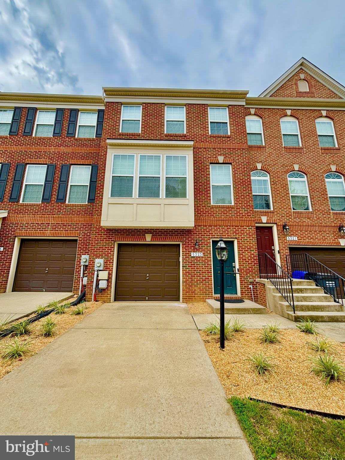 5323 Rockingham Place White Plains, MD 20695 - Photo 2 of 31 Gallery Image 2